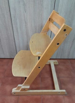 Trona de madera evolutiva
