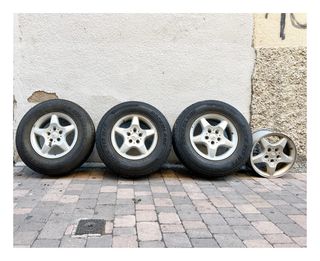 Llanta Mercedes ML 16 pulgadas.
