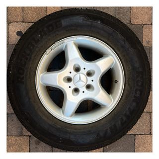 Llanta Mercedes ML 16 pulgadas.