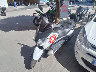 Moto Yamaha Xmax Blanca