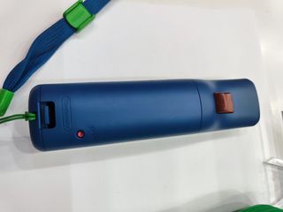 Mando Wii Edición Luigi + Funda Verde