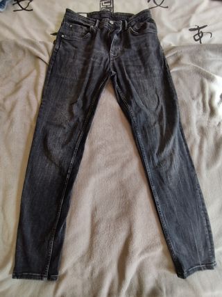 Pantalones pitillo negros Zara Talla 38