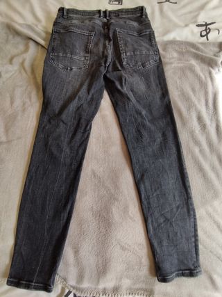 Pantalones pitillo negros Zara Talla 38