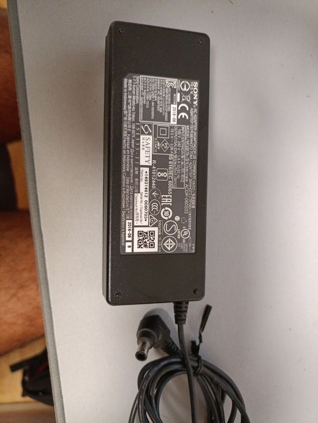 Cargador Sony Vaio ACDP-060S03