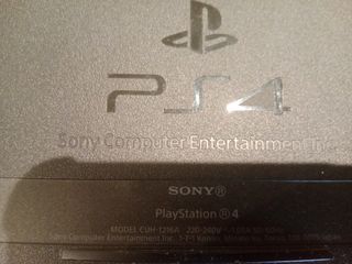 PS4 Slim Sony Negra con Mando Original 