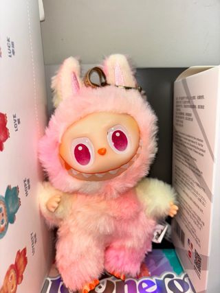 Peluche morbido con orecchie da coniglio