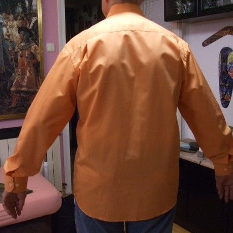 Camisa laranja manga comprida