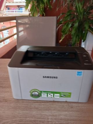 Impresora Samsung Blanca y Negra