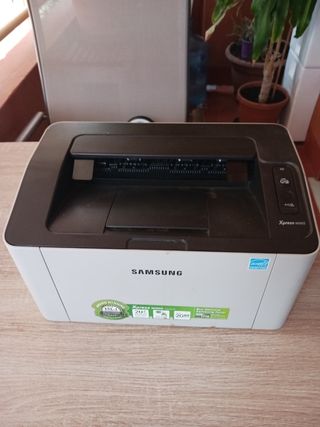 Impresora Samsung Blanca y Negra