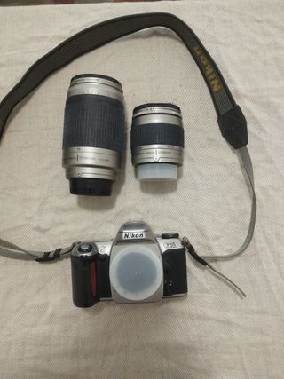 Cámara Nikon F65 + 2 Lentes (28-80mm, 70-300mm)