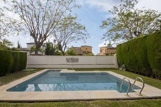 Chalet en alquiler en El Zaudín - Club de Golf en Bormujos
