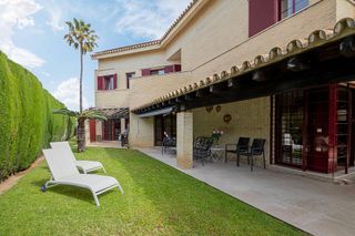 Chalet en alquiler en El Zaudín - Club de Golf en Bormujos