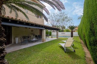 Chalet en alquiler en El Zaudín - Club de Golf en Bormujos