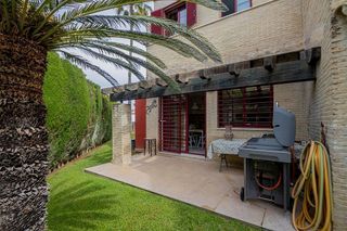 Chalet en alquiler en El Zaudín - Club de Golf en Bormujos