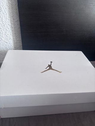 Jordan Bambas Beige y Morado