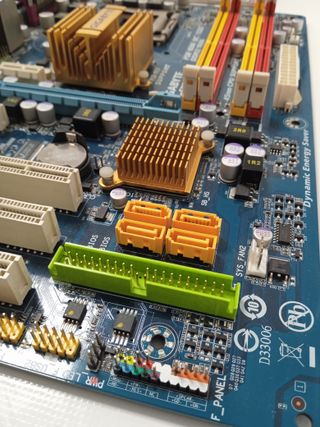 PLACA BASE GIGABYTE