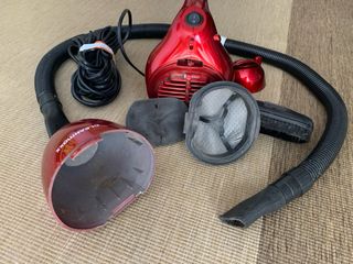 Aspirador de mano CLEANmaxx rojo 800w.