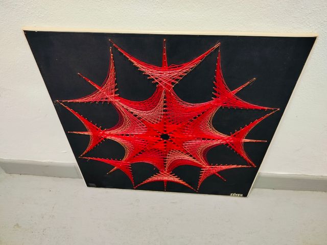 Cuadro Decorativo Hilo Rojo