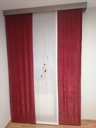 Cortina de salón beige y roja