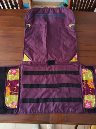 Estuche grande floral hecho a mano.