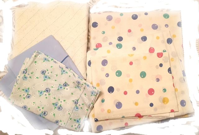 Lote de sábanas de algodón para camas 80-90 cm.