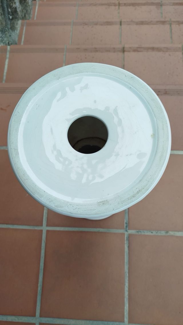 Columna decorativa blanca