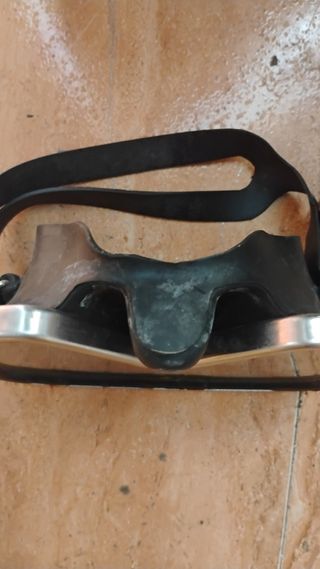 Gafas de buceo y tubo de snorkel
