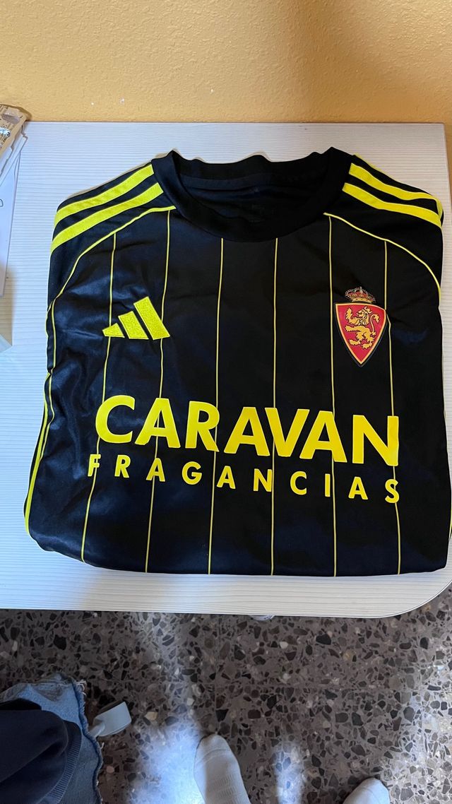 Camiseta Adidas Zaragoza Abeja.