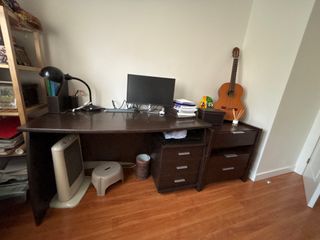 Muebles de despacho madera y plástico