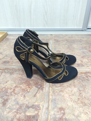 Zapatos Mango Tacon Negro y Dorado