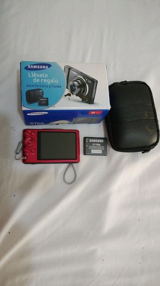 Cámara Samsung ST66 Roja + Batería Extra y Funda