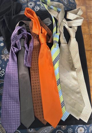 Lote de corbatas de diseño italiano