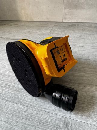 Lijadora DeWalt 18V DCW210N B 