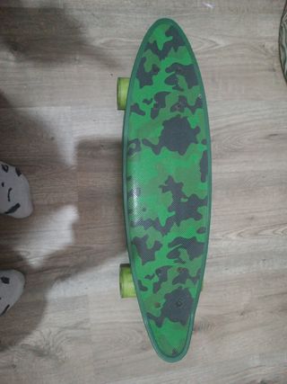 Skate verde camuflaje con luces