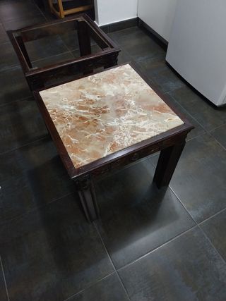 Mesitas auxiliares de madera y mármol