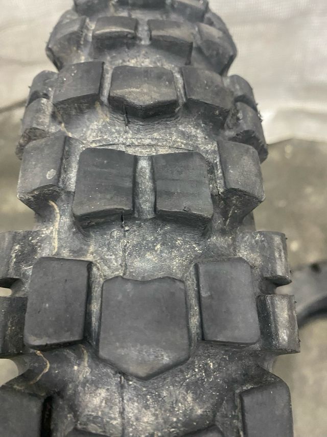 Juego ruedas motoZ
90/90-21 y 150/70-18