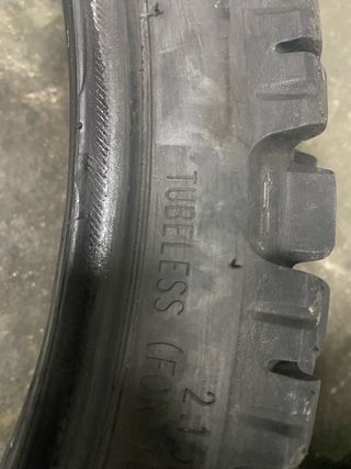 Juego ruedas motoZ
90/90-21 y 150/70-18