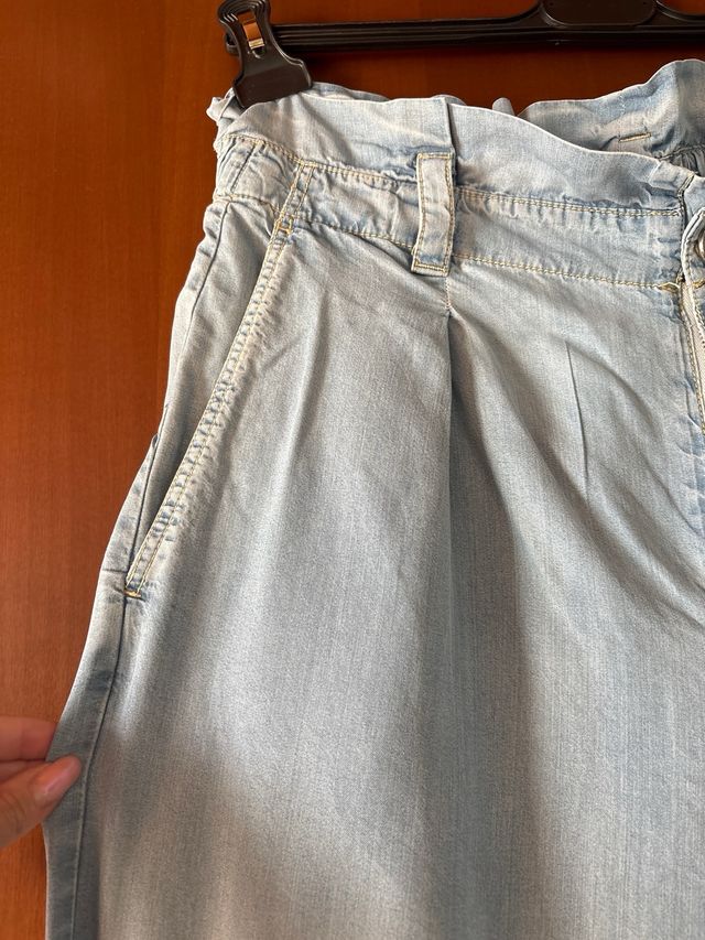 pantaloni ampi di Zara a vita alta