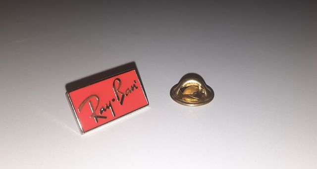 Spilla Originale Ray-Ban - Logo Rosso Smaltato -