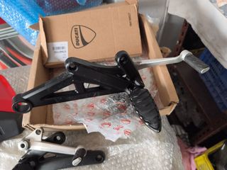 Estriberas Ducati Diavel