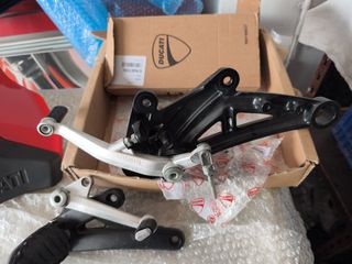 Estriberas Ducati Diavel