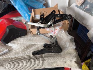 Estriberas Ducati Diavel