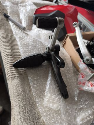 Estriberas Ducati Diavel