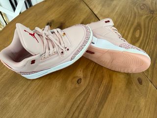 Zapatillas Jordan Rosa con Dijes