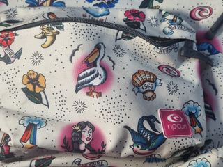 Mochila chica Rip Curl flores tropical