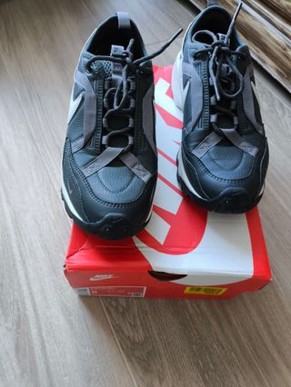 Zapatillas Nike TC 7900 Gris y Blanco