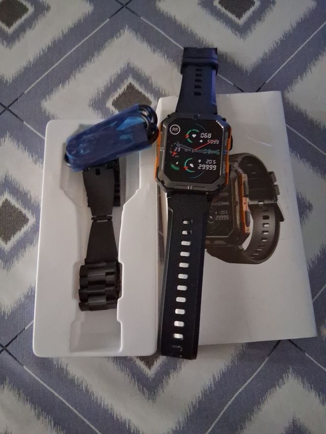 Smartwatch Negro y Naranja b8