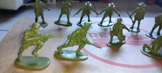 11 Soldatini plastica verdi Australiani