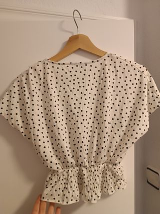 Top Zara lunares blanco y negro talla S