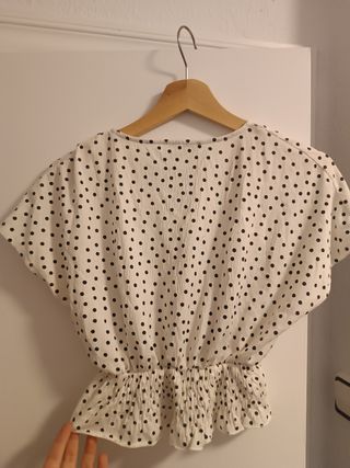 Top Zara lunares blanco y negro talla S